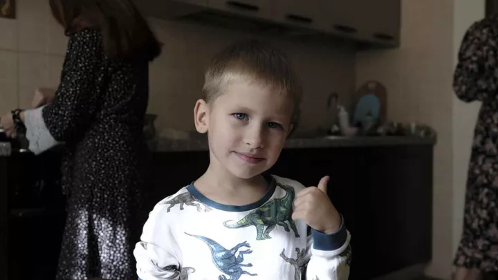 Geflüchteter ukrainischer Junge