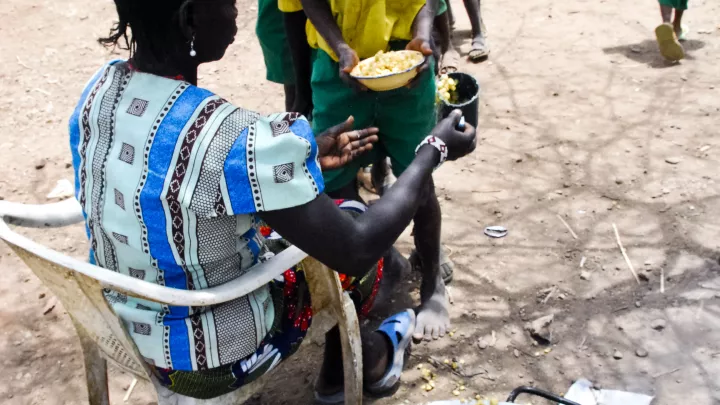 Kinder Mahlzeit Kolowa World Vision