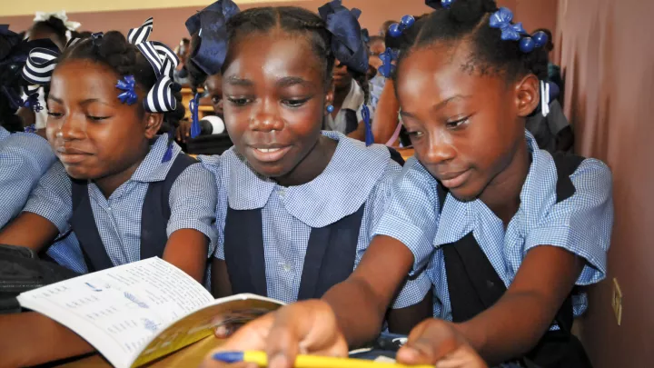 Schülerinnen auf Haiti