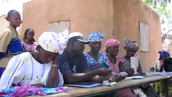 2006: Dorfbank in Kathiotte