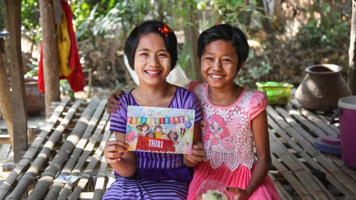 Patenkind Thiri aus Myanmar mit ihrer Freundin