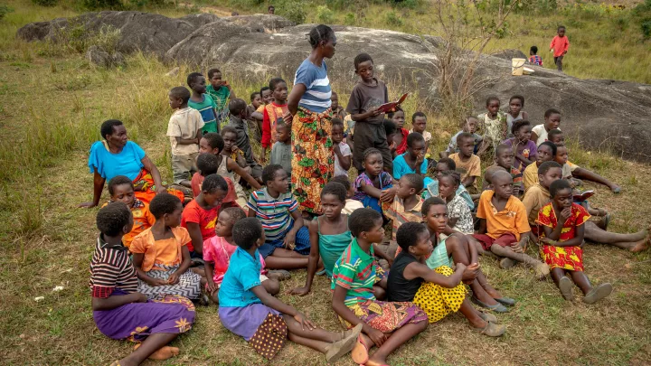 Dank Patenschaften konnten in Sambia Lesecamps eingerichtet werden.