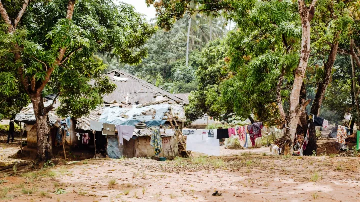 Einfache Hütte in Sierra Leone
