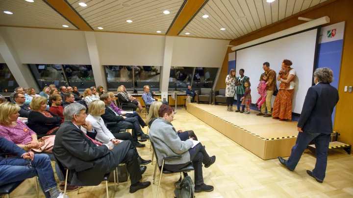 World Vision-Veranstaltung in der Staatskanzlei Düsseldorf informiert über Kinderpatenschaften