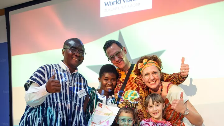 Paten-Familie Mang aus Ulm mit Gästen aus Ghana 