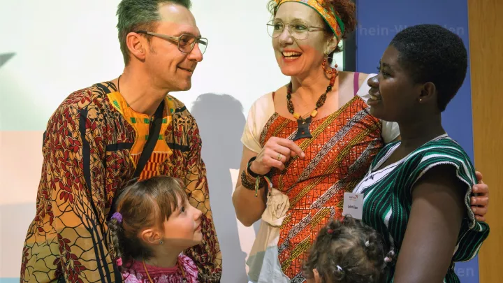 Familie Mang aus Ulm mit Patenkind Judith aus Ghana