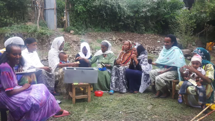 Frauen-Spargruppe in Äthiopien