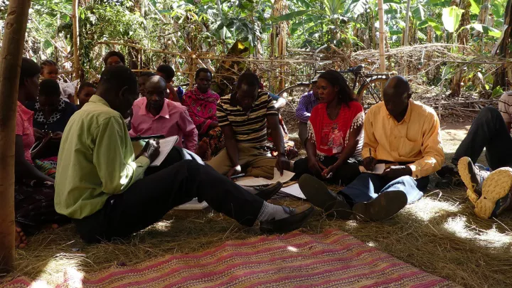 Die Spargruppen verleihen in den Gemeinden Kleintkredite und helfen somit ein nachhaltiges Wirtschaften zu gewährleisten