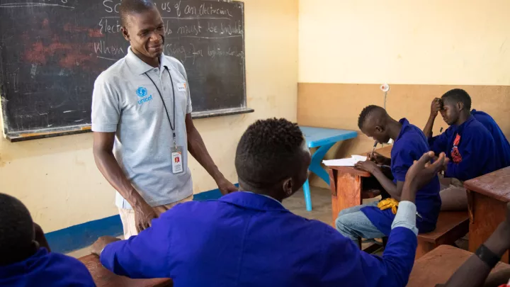 Unterricht für ehemalige Kindersoldaten im Südsudan