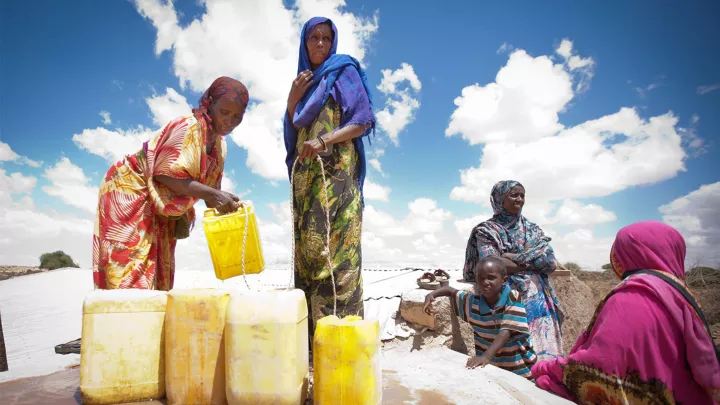 Durst in Afrika: Wasser Holen ist was für Fitte