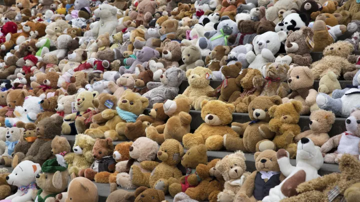 Mahnmal aus Teddybären in Berlin