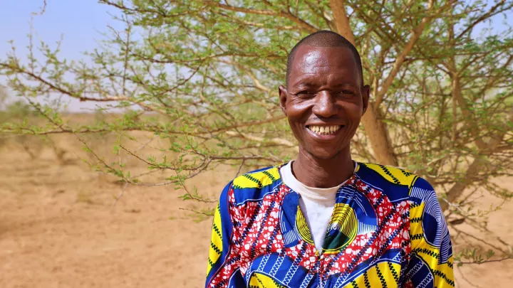 Makan aus Mali praktisiziert FMNR und klimafreundliche Landwirtschaft