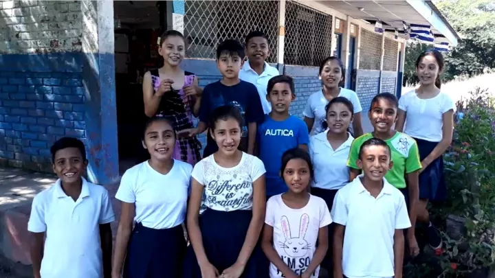 Die Kinder in Nicaragua El Sauce verabschieden sich und sagen danke.