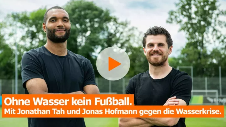 Jonathan Tah und Jonas Hofmann für Wasser für alle