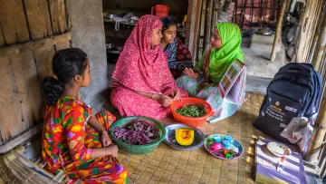 Hebamme Kinder in Bangladesch