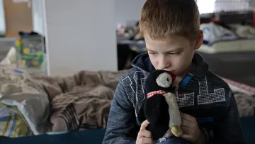 Geflüchteter Junge aus der Ukraine