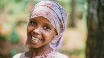 Lächelndes Mädchen aus Afrika