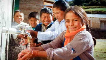 Zugang zu sauberem Trinkwasser