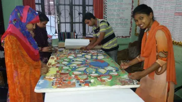 Meghla mit Freunden beim Kinderforum