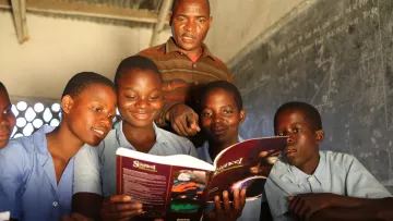 Mit Ihrer Hilfe kann Kunyindi nun auf eigenen Beinen stehen