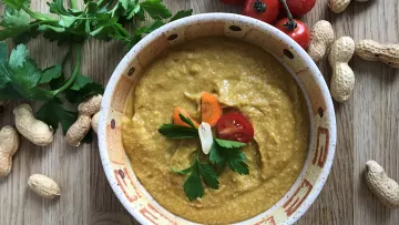 Patenschaft erfahren: Bolivianische Erdnusssuppe