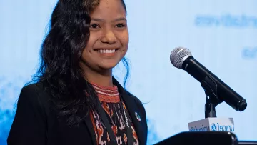 Roslinda spricht bei der UN über Kinderrechte