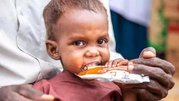 Unterernährtes Kind