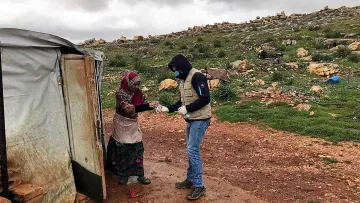 World Vision verteilt Seide an Flüchtlinge in LIbanon zur Corona-Virus-Bekämpfung
