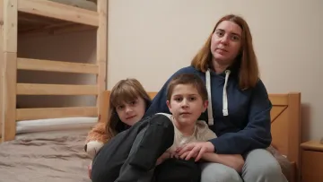 Eine mehrfach vertriebene Mutter mit Kindern in der Ukraine