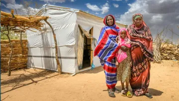 2 Frauen in einem Dorf