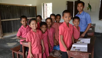 Ehemaliges Patenkind mit seiner Klasse.