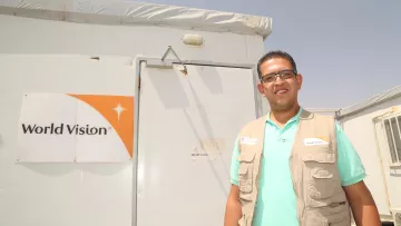 Mitarbeiter in einem Flüchtlingslager