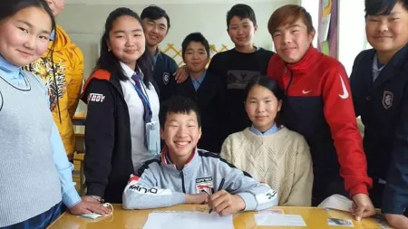 Kinder in der Mongolei