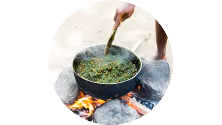 Kochen auf dem offenen Feuer in Sierra Leone
