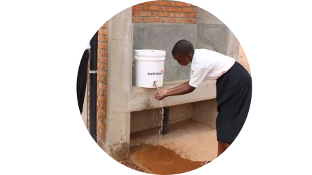Händewaschstation an einer Schule in Burundi