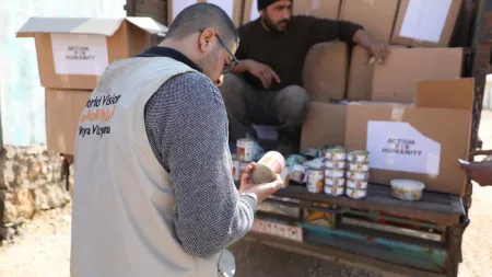 Verteilung von Hilfsgütern nach dem Erdbeben in Syrien