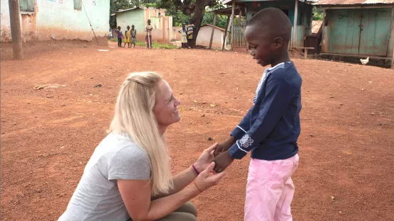 Patenkind Augustine und Patin Tine vereint