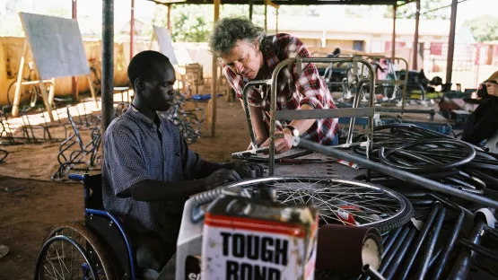 Jack Wolfskin, Wolfgang Niedecken und World Vision unterstützen das Projekt Rebound.