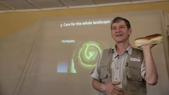 Tony Rinaudo bei einem Vortrag