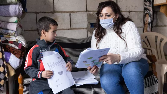 Bei dem 6jährigen Baraa, der seinen Vater verlor, genügt Unterricht aus der Ferne nicht