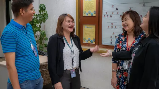 Josephine mit ihren Kolleginnen und Kollegen