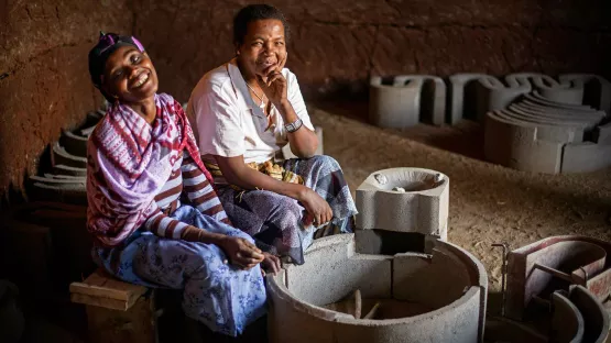 Bekelech und ihre Kollegin 