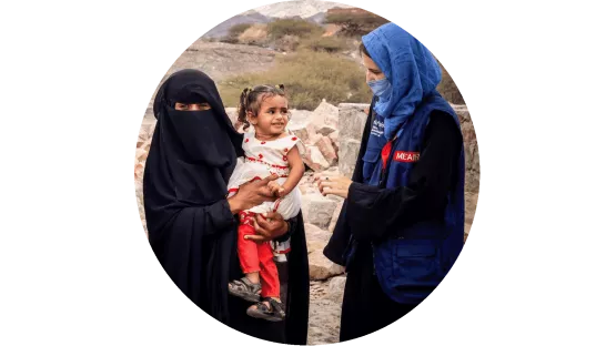 Unterernährtes im Jemen erhält Hilfe