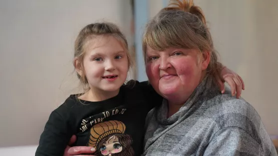 Alleinerziehende Mutter aus der Ukraine floh mit Tochter aus dem Kampfgebiet im Osten nach Dnipro.