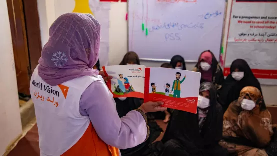 World Vision leistet auch in Afghanistan Aufklärung zu Kinderrechten.