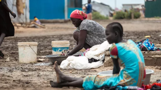 Lebensbedingungen im Transitzentrum Renk, das bereits hunderttausende geflüchteter Menschen aus dem Sudan aufgenommen und weitergeleitet hat.