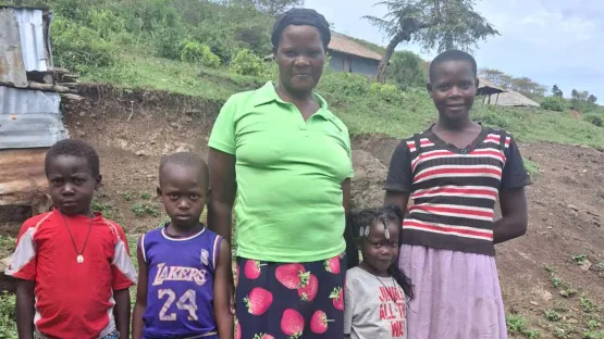 Kinder und ihre Mütter in Magunga